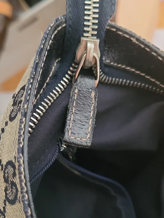 Authentic Gucci Messenger Bag - Picture 16 of 16